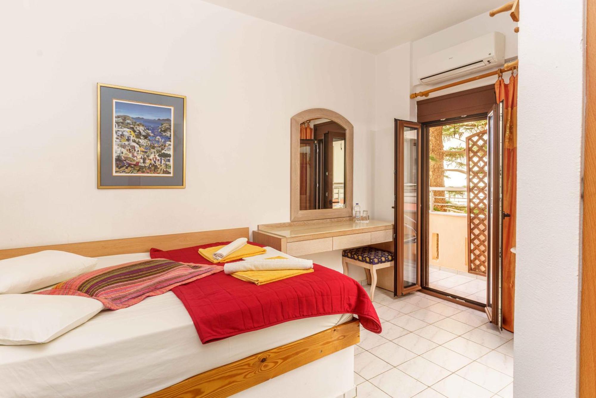 Alexander Beach Hotel Каламаки Экстерьер фото